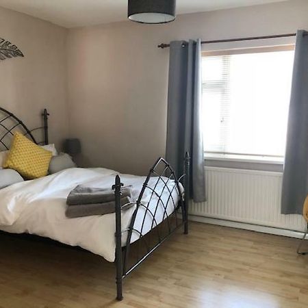 ווריק Comfortable House In Warwick מראה חיצוני תמונה