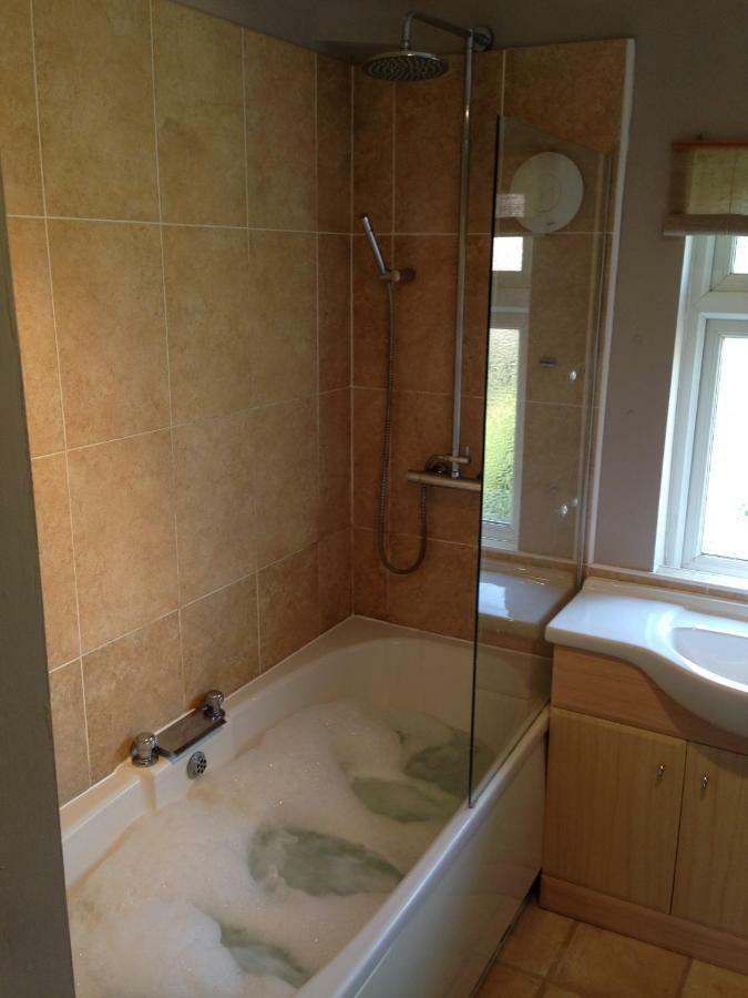 ווריק Comfortable House In Warwick מראה חיצוני תמונה